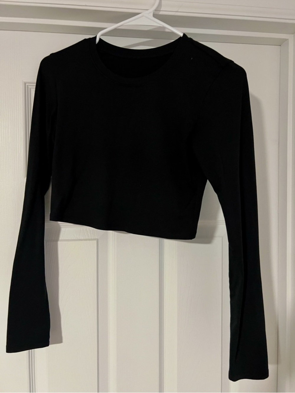 Alo Yoga Alosoft Crop Finesse Long Sleeve Top Black XS | Fitted Athletic - Picture 3 of 3